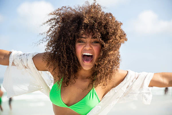6-STEP-GUIDE FOR YOUR SUMMER CURLY HAIRCARE!
